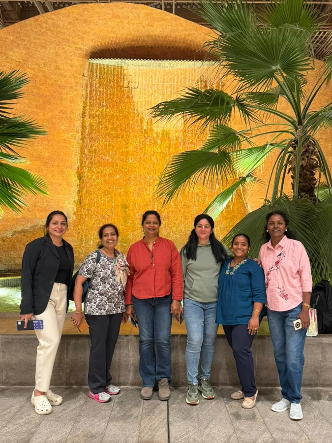 Srk Holidays Happy Customers Group Photo